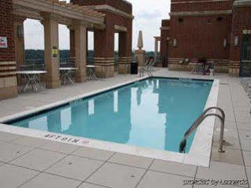 Crystal Quarters Furnished Apartments At The Gramercy Arlington Kültér fotó