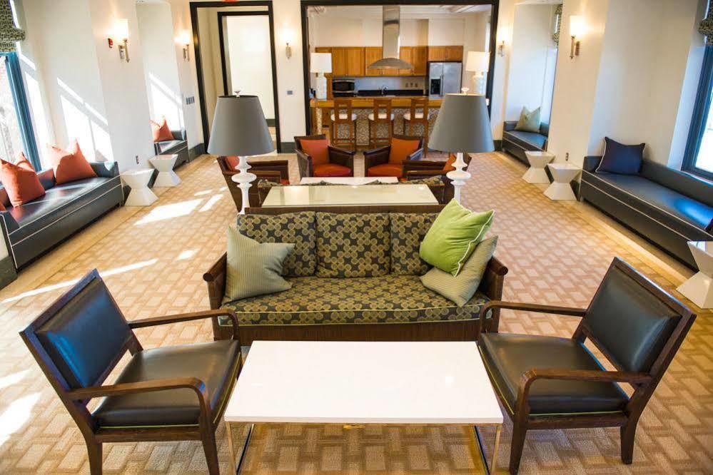 Crystal Quarters Furnished Apartments At The Gramercy Arlington Kültér fotó